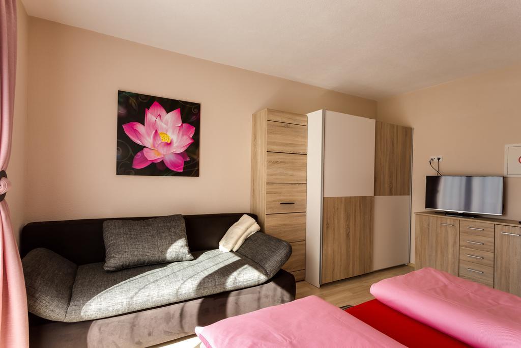 Biancas Ferienwohnung Im Haus Roswitha Tumpen Buitenkant foto