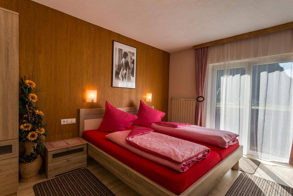 Biancas Ferienwohnung Im Haus Roswitha Tumpen Buitenkant foto