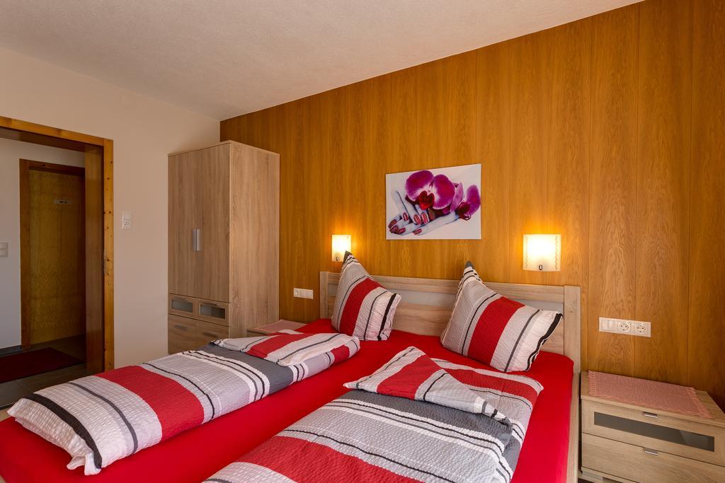 Biancas Ferienwohnung Im Haus Roswitha Tumpen Buitenkant foto