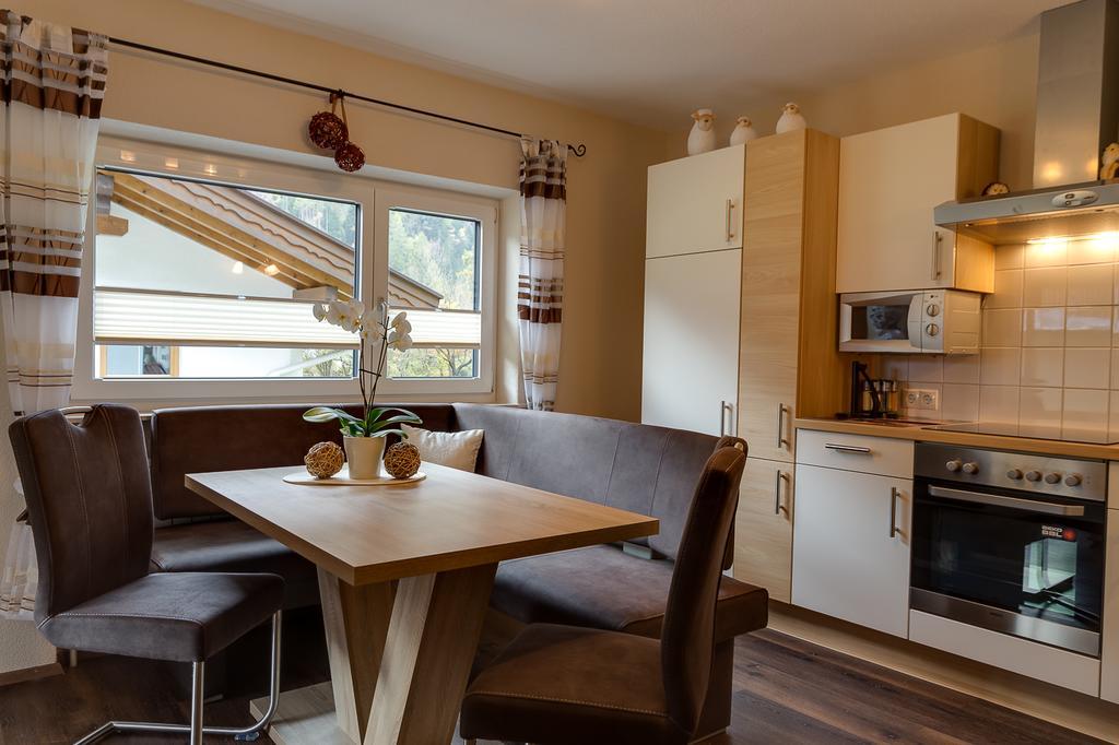 Biancas Ferienwohnung Im Haus Roswitha Tumpen Buitenkant foto