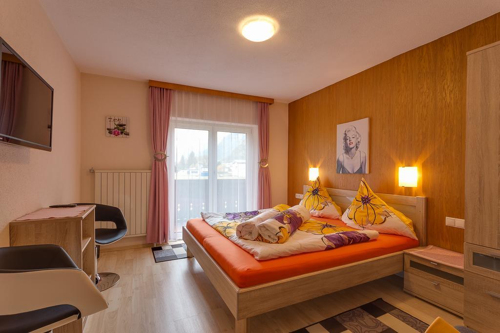 Biancas Ferienwohnung Im Haus Roswitha Tumpen Buitenkant foto