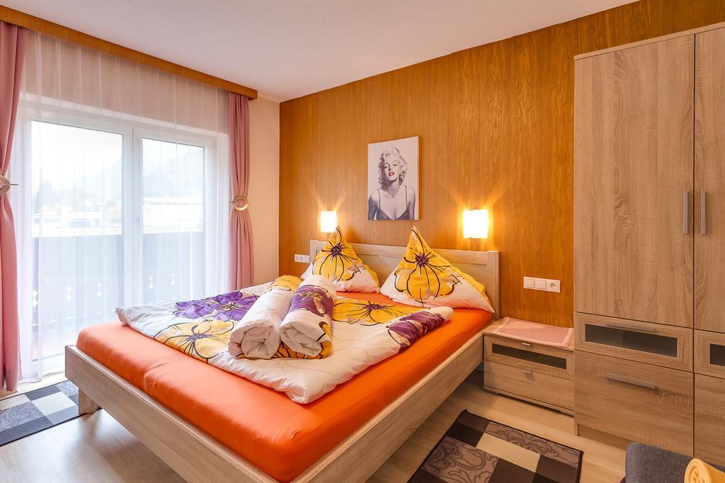 Biancas Ferienwohnung Im Haus Roswitha Tumpen Buitenkant foto